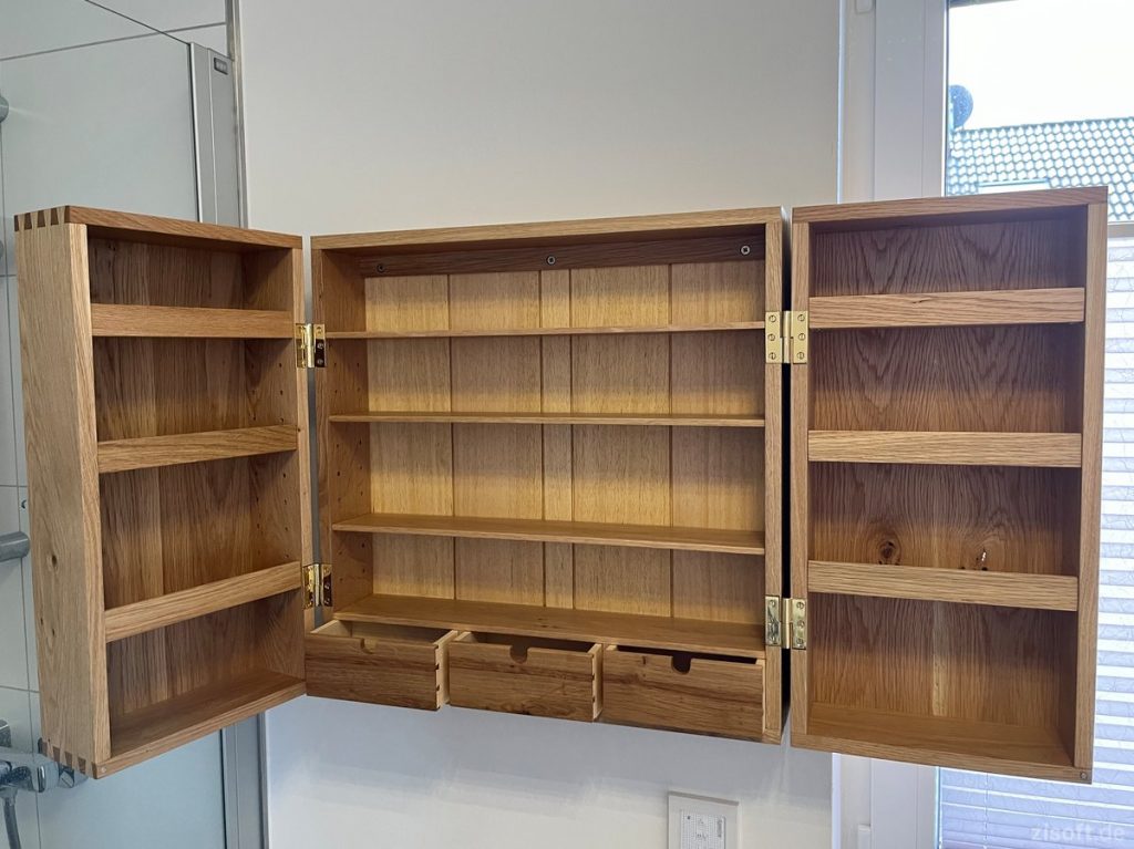 Medizinschrank Aus Massiv Eiche Dictum Handwerksgalerie